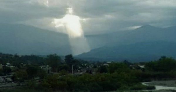 Una figura de Jesús en el cielo conmovió a todos en Jujuy