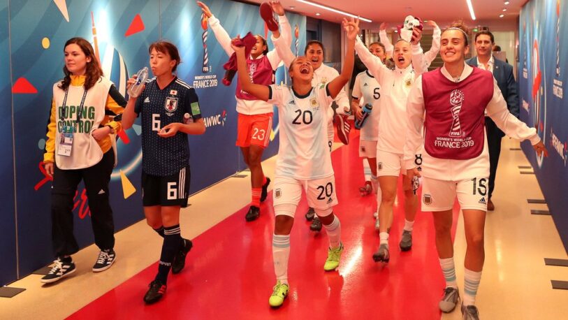 Argentina empató con Japón y logró su primer punto en los mundiales