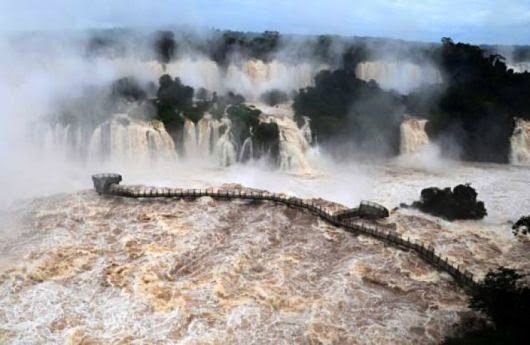 Iguazú: cierran el circuito Garganta del Diablo