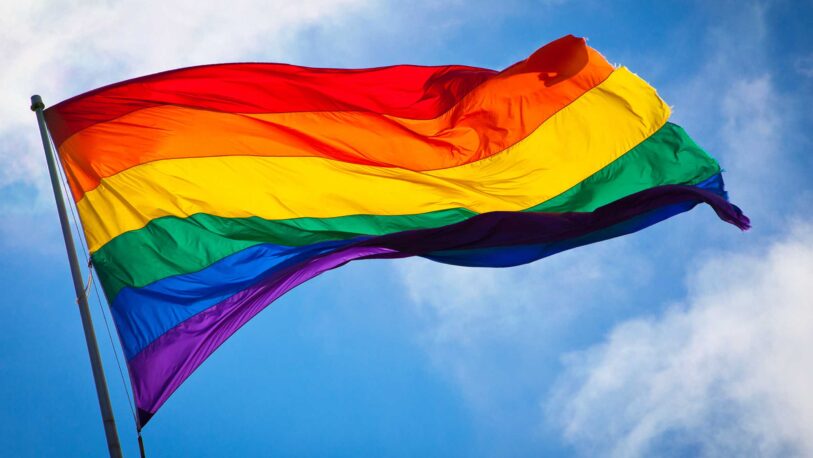 Trump prohíbe bandera LGBTQ en embajadas de Washington