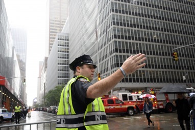 Se estrelló un helicóptero contra un edificio de Nueva York; un muerto