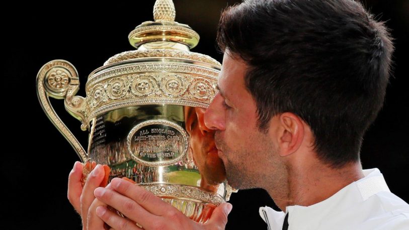 Djokovic vence a Federer en la final más larga de la historia de Wimbledon