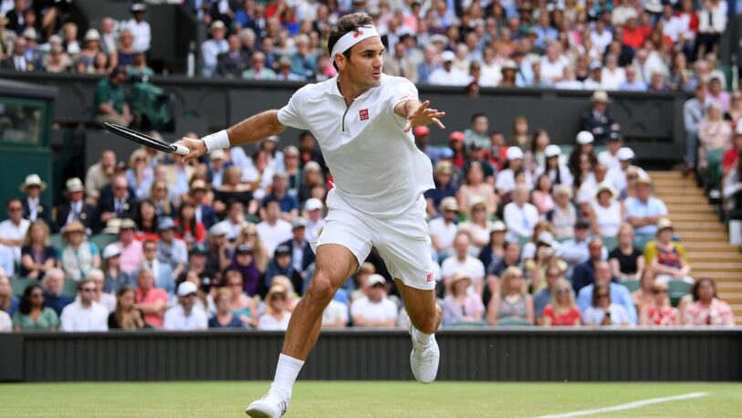 Federer pasa un susto pero avanza en Wimbledon