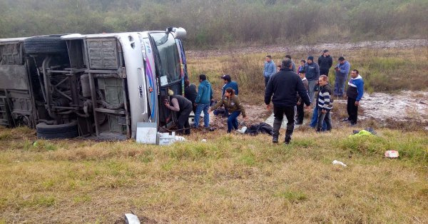 Vuelco con jubilados en Tucumán: 15 muertos y 44 heridos