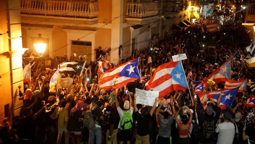Renunció el gobernador de Puerto Rico luego de protestas populares