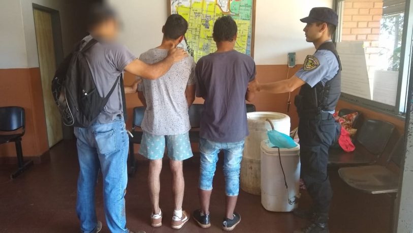 Tres jóvenes detenidos por robo en Villa Cabello
