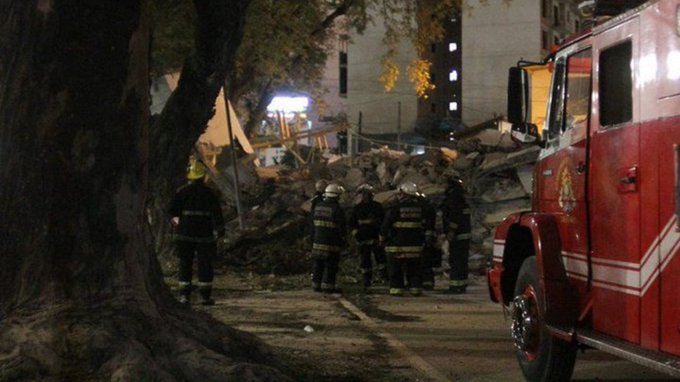 Se derrumbó un edificio de ocho pisos