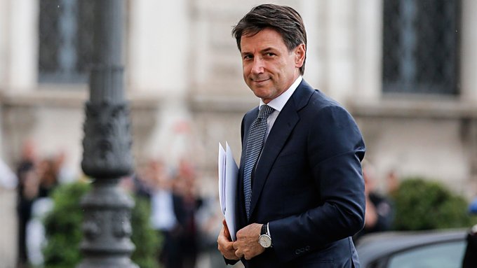 El primer ministro italiano presenta su renuncia