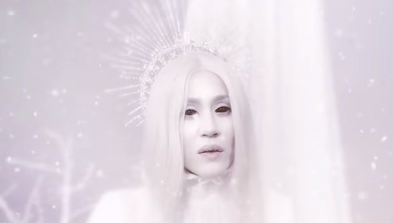 Jimena Barón es la Reina de las Nieves en su nuevo videoclip