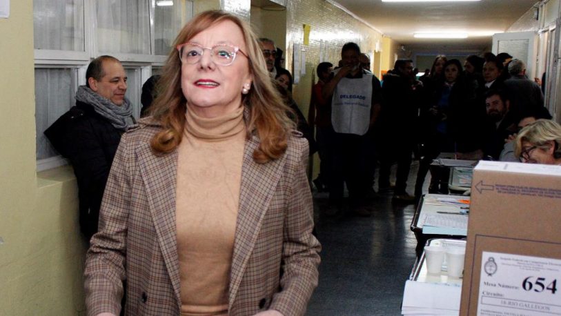 Alicia Kirchner anunció que retiene la gobernación de Santa Cruz por más del 55 %