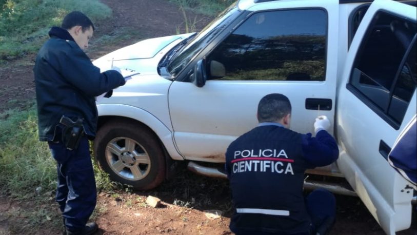 Recuperaron una camioneta robada en Colonia Guatambú