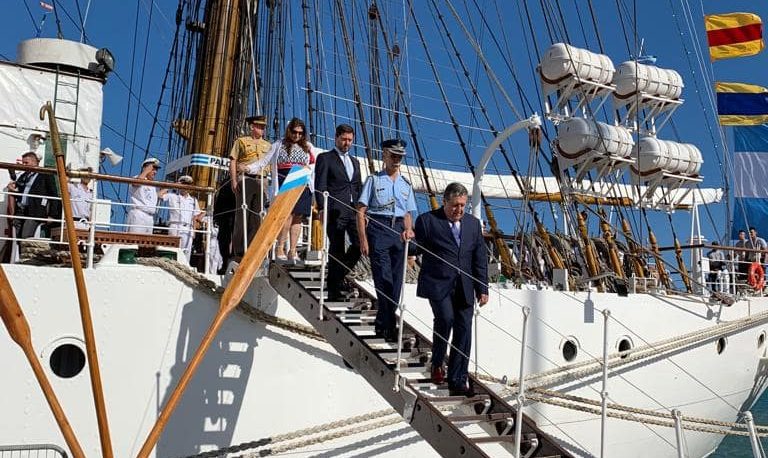 La Fragata Libertad fue recibida en Cádiz, por el embajador Puerta