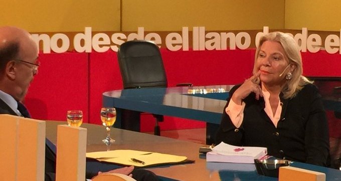 Carrió calificó a Fernández de “chanta”  y de “preocupado” a Macri
