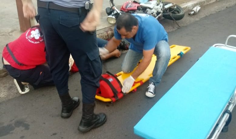 Motociclista grave tras chocar con utilitario en Avenida Uruguay