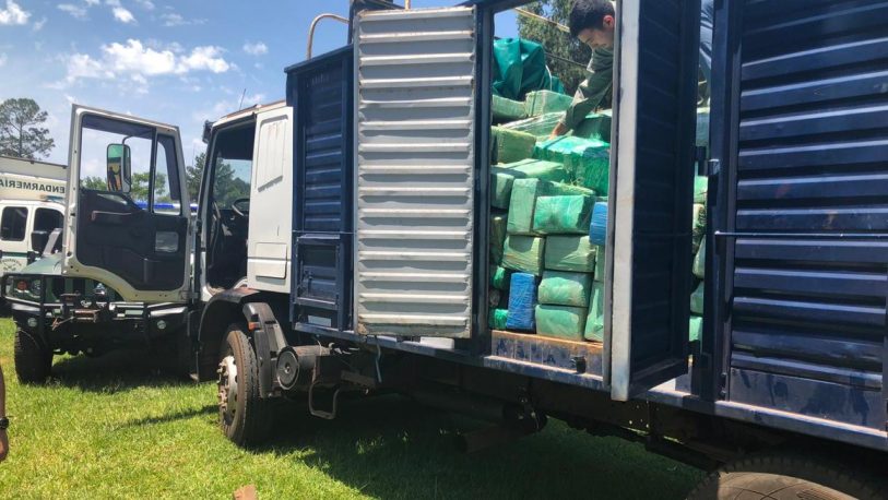 Detienen un camión con más de 8 toneladas de marihuana