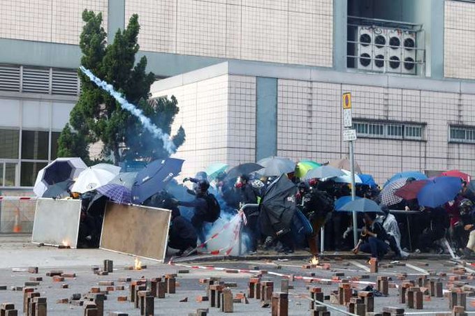 Hong Kong: detienen a 40 personas y la Justicia autoriza máscaras en las protestas