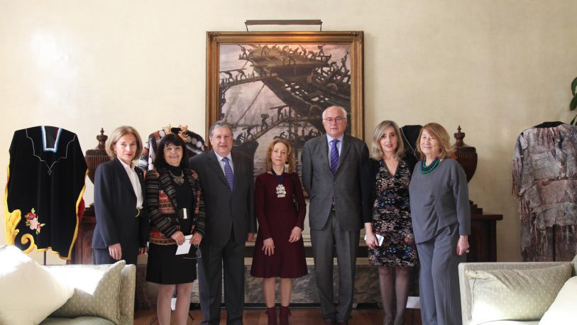 Puerta presentó muestra de arte en la Embajada en España