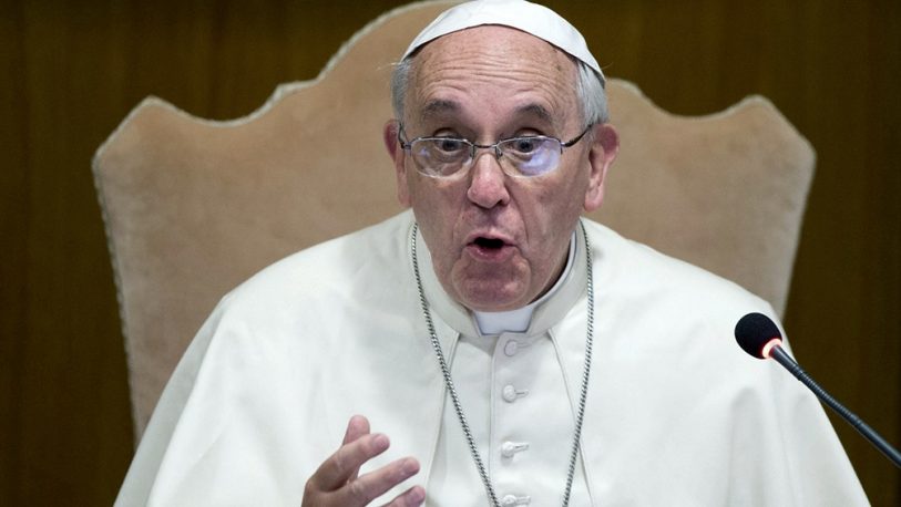 “El derecho a morir no tiene ningún fundamento jurídico”, dijo el papa