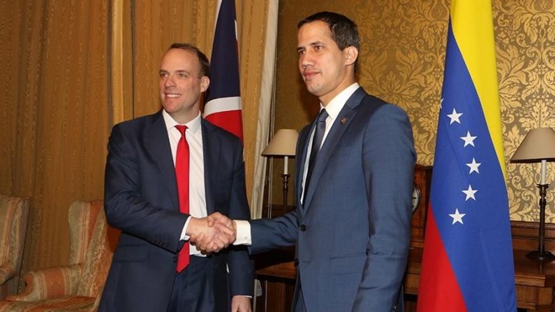 El Gobierno británico muestra su respaldo a Guaidó