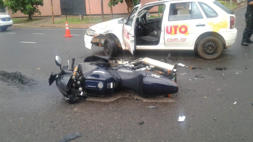 Posadas: un motociclista internado tras choque con auto