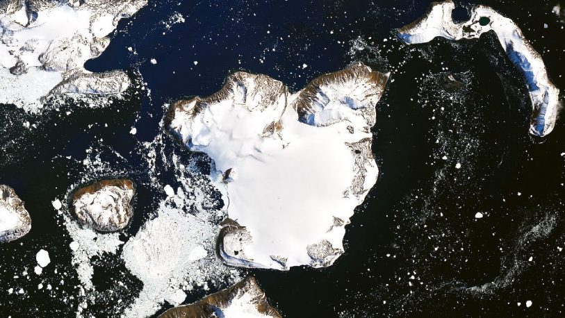 Por la ola de calor, una isla de la Antártida se derrite