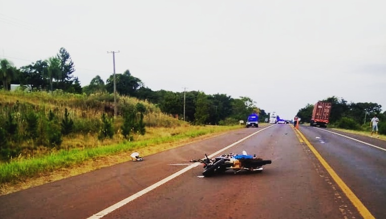 Motociclista murió tras chocar con un camión en Ruta 14