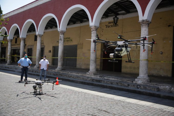 Usan drones para desinfectar los espacios públicos