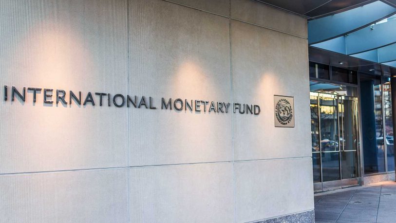 Una misión del FMI llega el martes al país