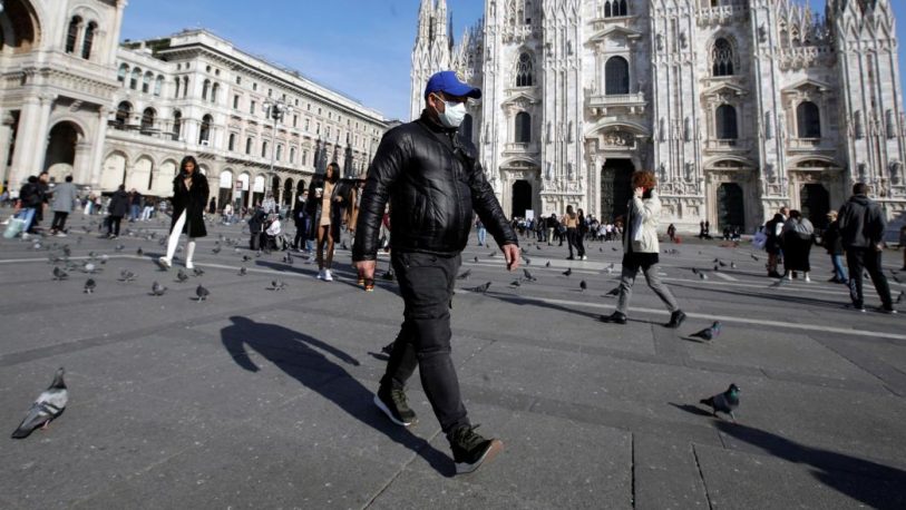 Polémica en el norte de Italia por el uso obligatorio de barbijos para transitar