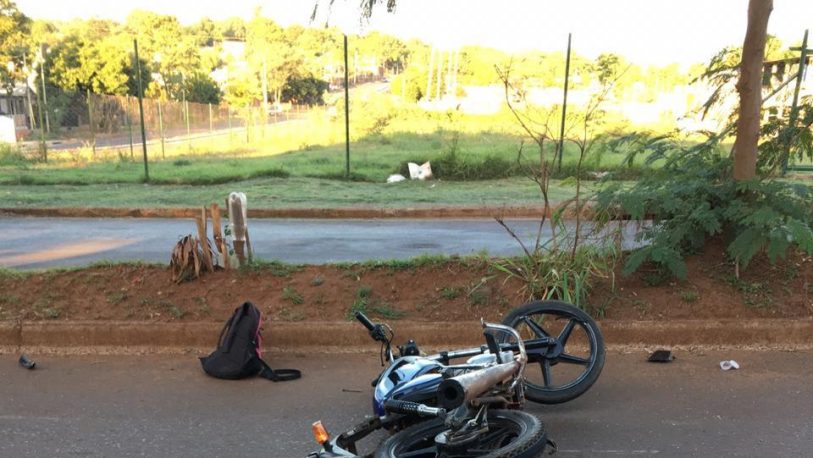 Motociclista falleció tras chocar con un auto en avenida Jauretche