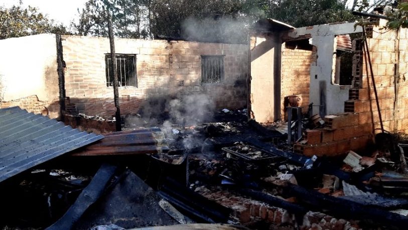 Hallaron un cuerpo sin vida en una vivienda incendiada