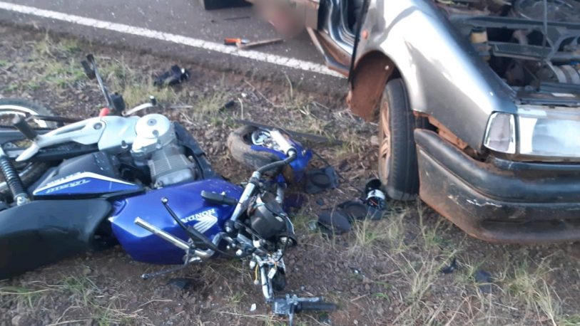 Motociclista falleció en choque frontal con un auto