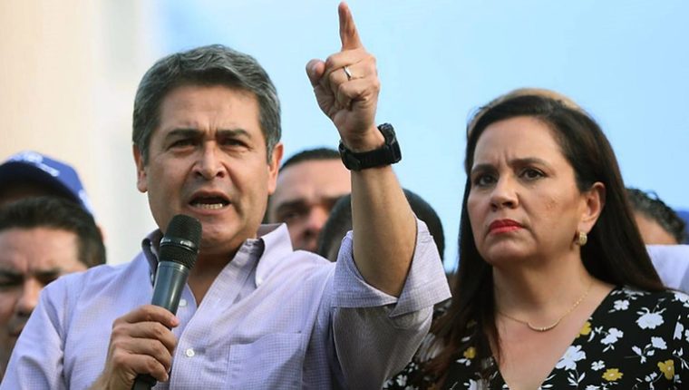 Honduras: El presidente y la primera dama dieron positivo de Covid-19