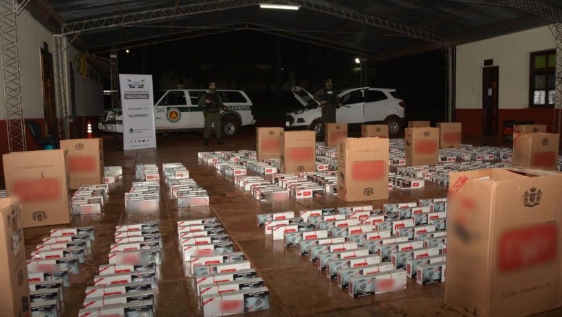Abandonan una camioneta con 8.500 paquetes de cigarrillos