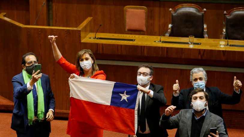 Chile aprueba histórica reforma a ley de pensiones