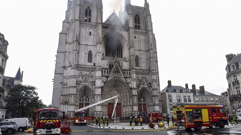 Incendio de la catedral de Nantes: voluntario admitió su responsabilidad