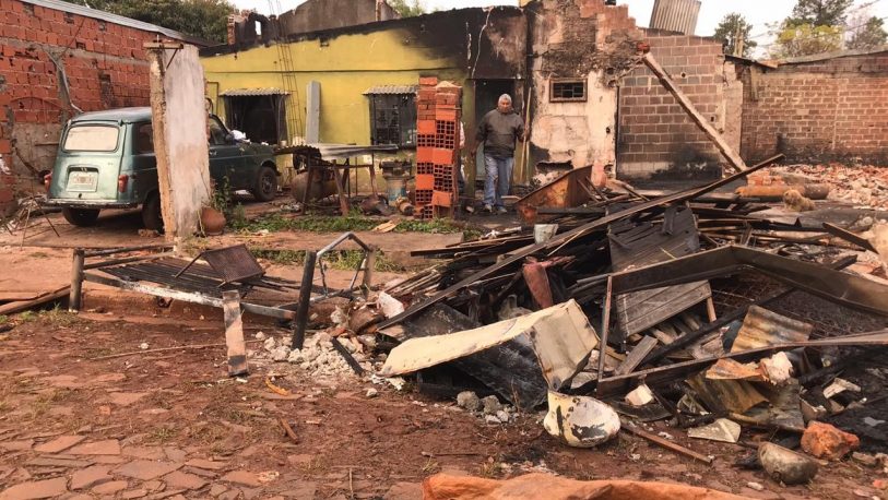 Dos familias afectadas por el incendio de sus viviendas necesitan ayuda