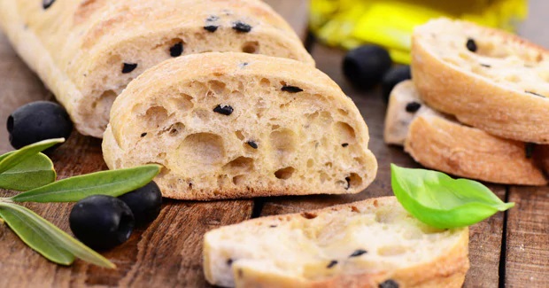 Pan de aceitunas: ideal para acompañar el desayuno o la merienda