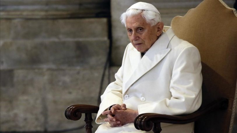 El Vaticano comunicó que Benedicto XVI está gravemente enfermo