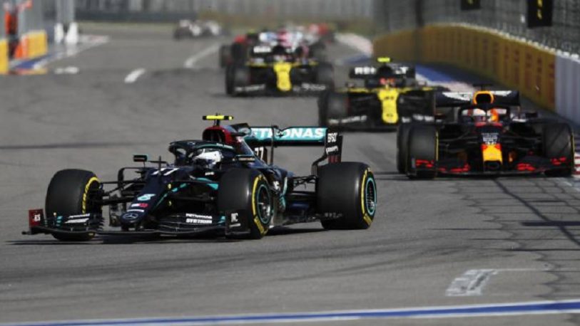 Bottas gana en Rusia y posterga el récord de Hamilton