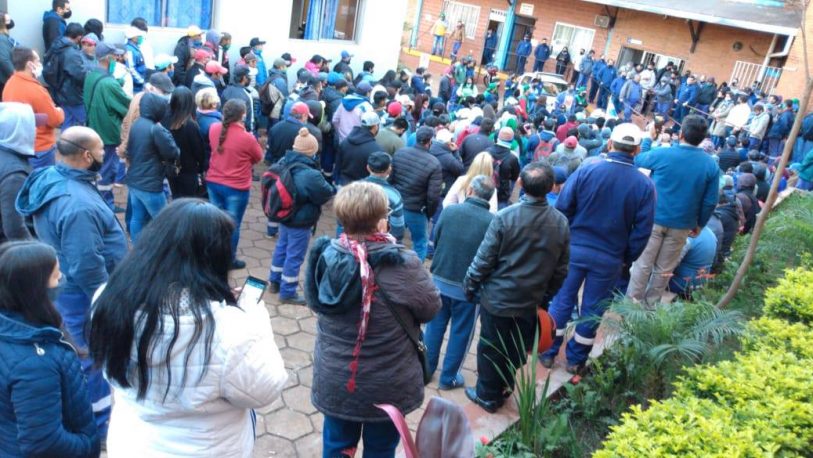 Trabajadores municipales de Oberá exigen una urgente recomposición salarial