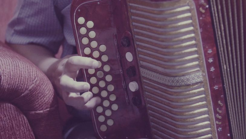 “Indalecio y su acordeona”, por Luis Ángel Larraburu