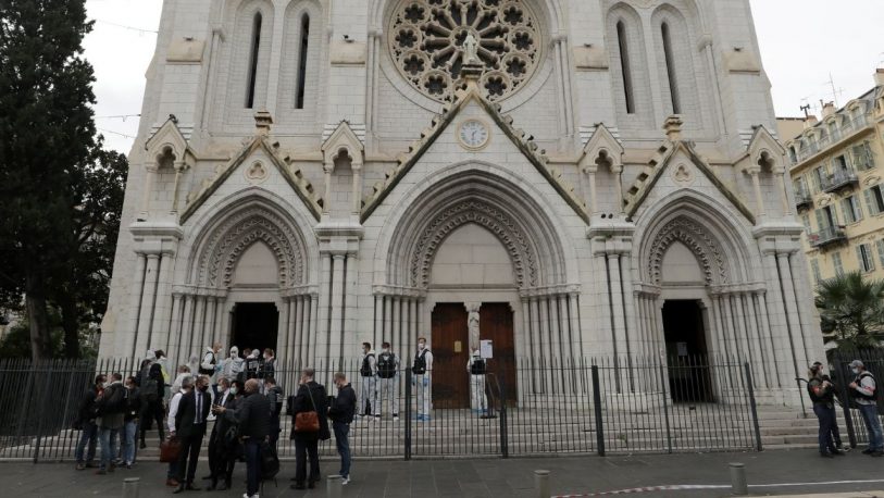 Tres muertos en un atentado terrorista en una iglesia de Niza