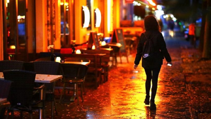 Berlín: Anularon los límites de horario nocturno de bares y restaurantes