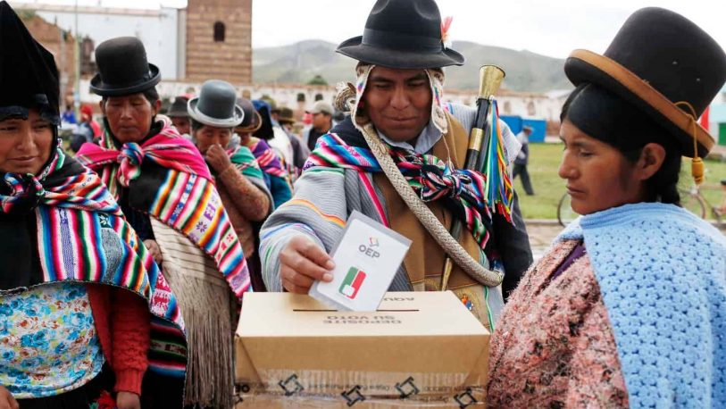Encuestas vaticinan una segunda vuelta en Bolivia