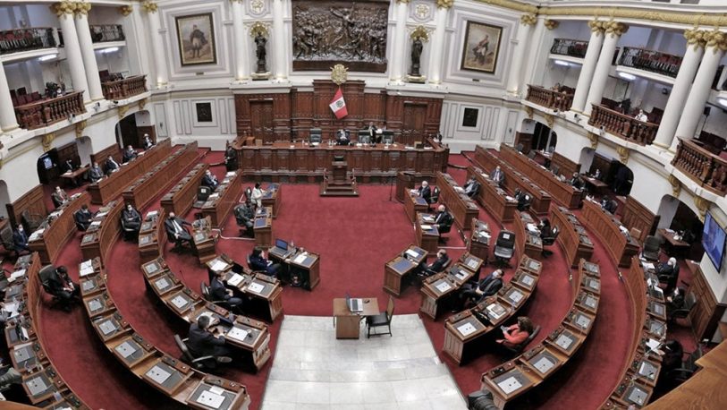 Perú: el Congreso aceptó la renuncia de Merino y por primera vez podría haber una mujer presidenta
