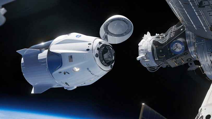 La cápsula Dragon se acopla con éxito a la Estación Espacial Internacional