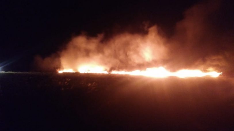 Incendio en el Autódromo de Posadas: se quemaron más de 100 neumáticos