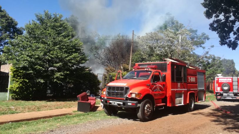 Incendio en la Chacra 100: una familia quedó con lo puesto