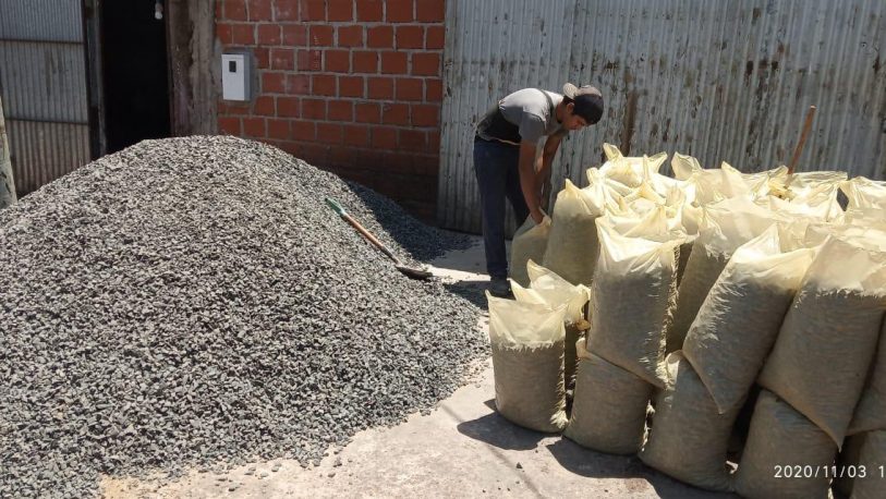 “Semana tras semana van aumentando los precios del cemento”, señalan
